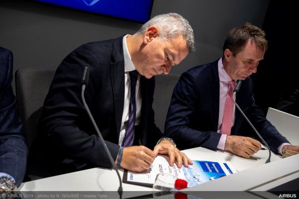 <p>JetSmart anuncia compromiso de compra de 12 nuevos aviones a Airbus</p>