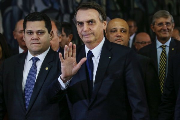 Inversionistas se distancian del caos de Brasil