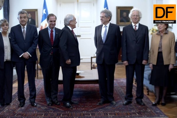 <p>Ahora en DF: Piñera se reúne con el presidente de la Corte Suprema</p>