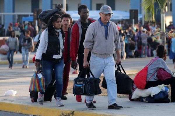 Bloomberg: "Sume un millón de venezolanos y su economía será muy distinta"