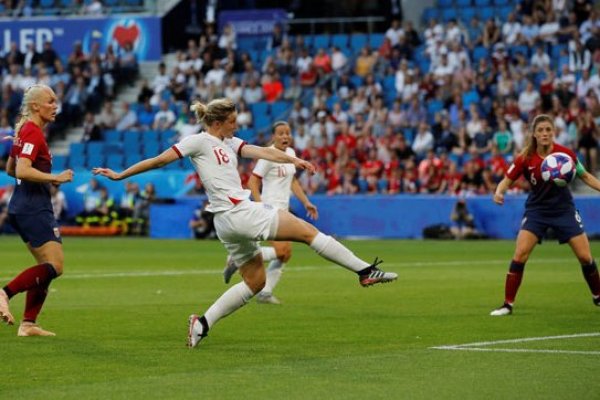 Futbolistas mujeres capturan finalmente la atención del mundo