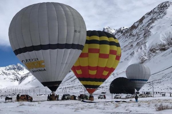 Hasta en globos aerostáticos observarán el eclipse cerca de Mendoza