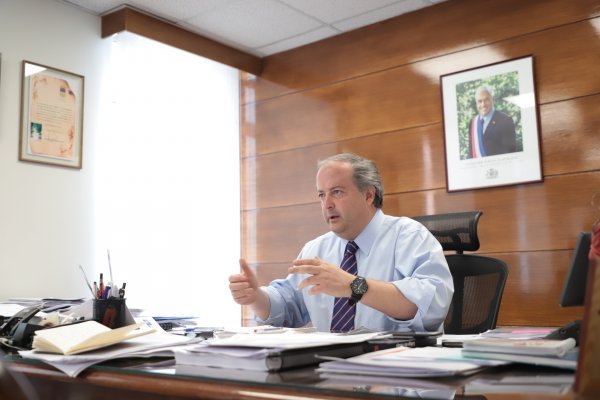 Gobierno advierte que propuestas de la oposición podrían perjudicar pensiones