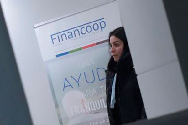 Financoop vuelve al mercado de créditos