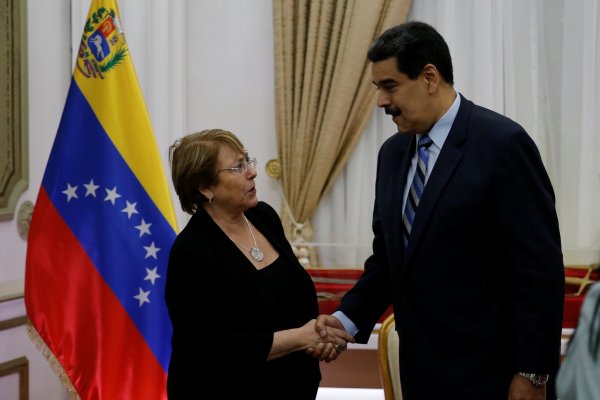 El lapidario informe de Bachelet sobre Venezuela en el que llama a Maduro detener "de inmediato" violaciones de DDHH