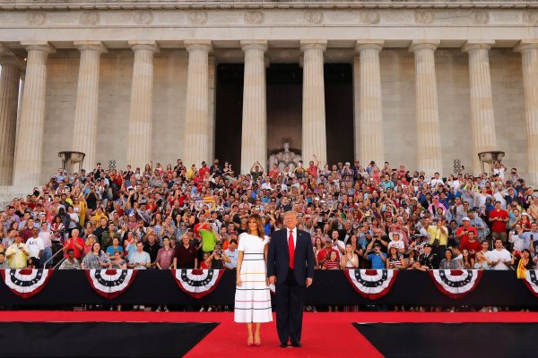 4 de Julio al estilo Trump: "Grandes fuegos artificiales y un discurso de su presidente favorito"