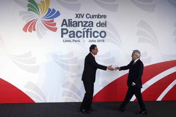 Promoción de inversiones y coordinación migratoria marcan cita Vizcarra-Piñera