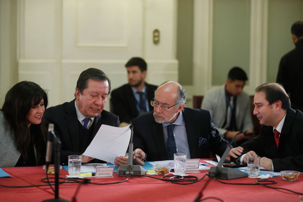 Comisión mixta inició análisis de etiquetado a la leche