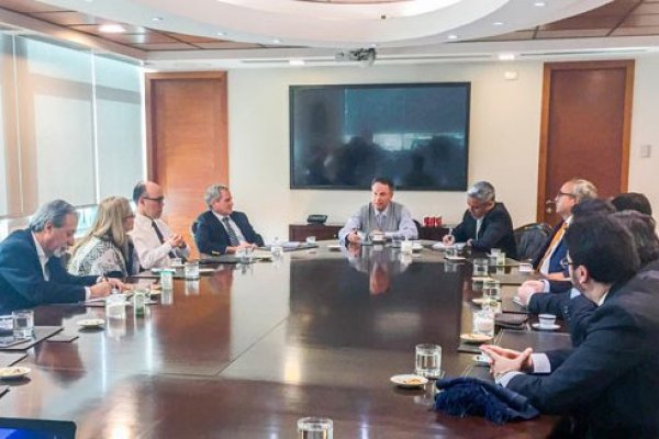 Sindicatos presentan a la Asociación de Bancos inquietud por irrupción tecnológica