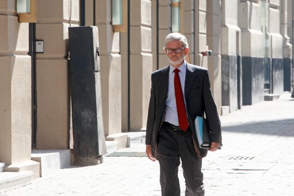 Fontaine celebra "contenida" inflación de junio y dice que ayudará a la "reaceleración" de la economía