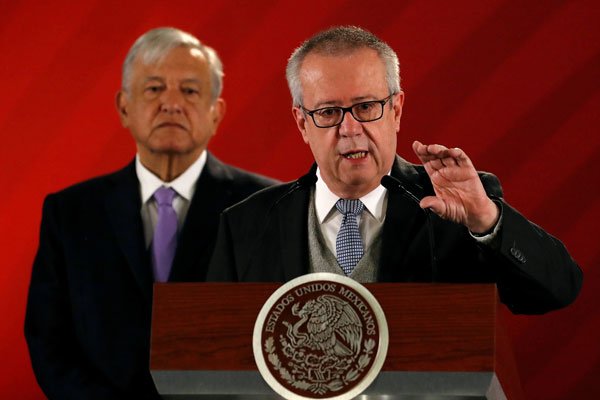 Secretario de Hacienda de México renuncia por diferencias con AMLO