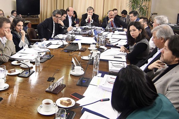 Gobierno se anota pequeña victoria en reforma de pensiones: comisión de Trabajo aprueba seguro de dependencia
