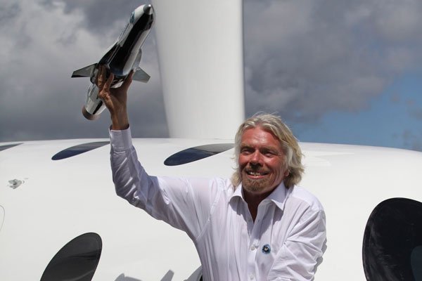 Virgin Galactic da el primer paso para cotizar en Wall Street