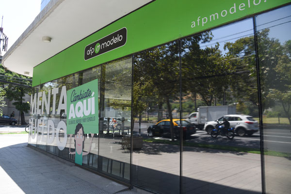 AFP Modelo lidera traspasos y crece en número de afiliados