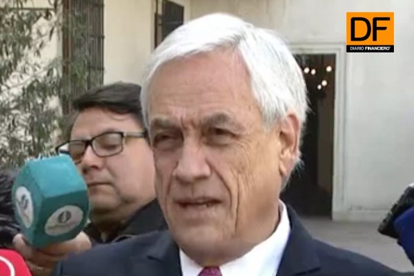 <p>Ahora en DF: Piñera saluda a periodistas y aclara decreto de colaboración de FFAA en la frontera</p>