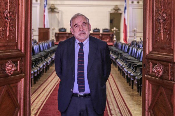 Montes responde a la CPC: “Reducirlo todo a aprobar la reforma tributaria es limitado”
