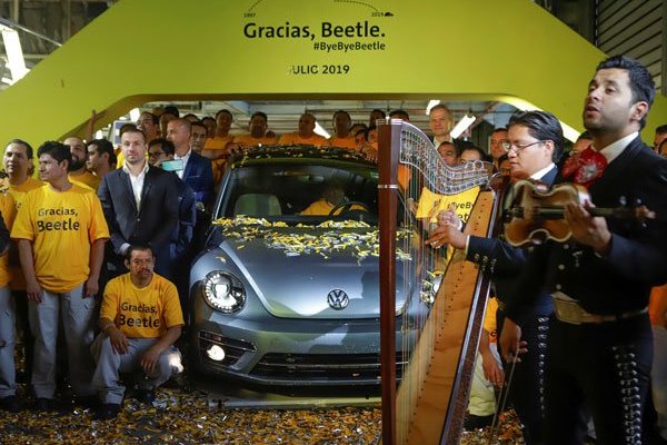 <p>La ceremonia de #ByeByeBeetle incluyó una misa y una despedida de una banda de mariachis. / Foto: Reuters</p>