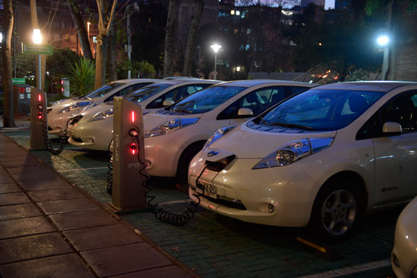 Vehículos eléctricos superarán a los convencionales en 2040