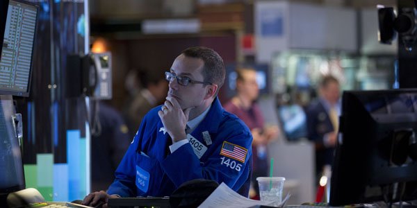 Wall Street se salva de caídas globales y Falabella arrastra a la bolsa chilena