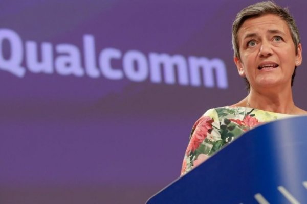 Bruselas aplica millonaria multa a Qualcomm por competencia desleal