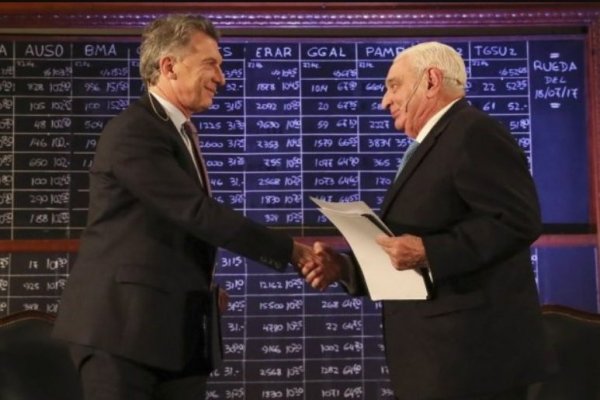 Macri visitó la Bolsa de Comercio de Buenos Aires, pero ignoró reclamos sobre la renta financiera