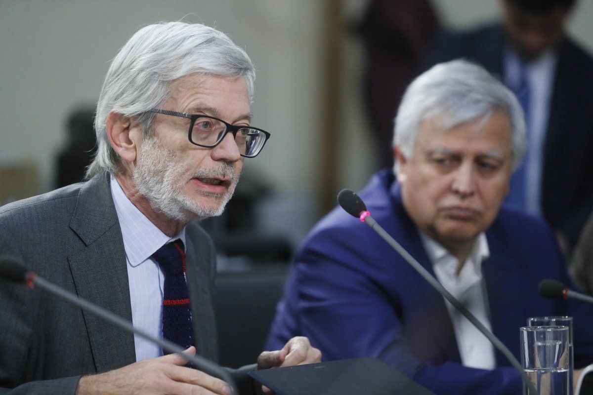 <p>Fontaine en comisión investigadora de caso IPC: “El INE hizo lo correcto”</p>