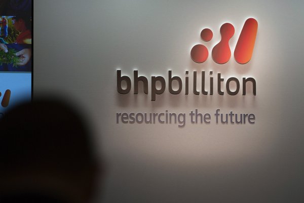 <p>BHP lanza plan para enfrentar el cambio climático: remuneración de ejecutivos tendrá relación con manejo de emisiones</p>