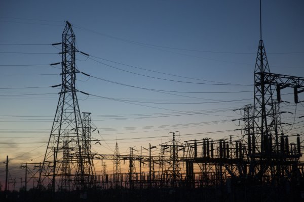 CGE acuerda venta de líneas de transmisión eléctrica por US$ 167 millones