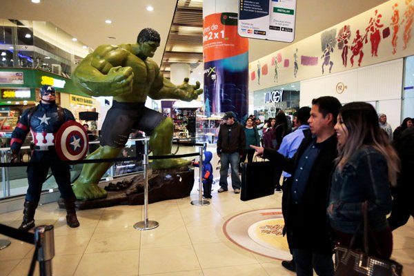 Avengers y Aladdin disparan a Hasbro en la bolsa