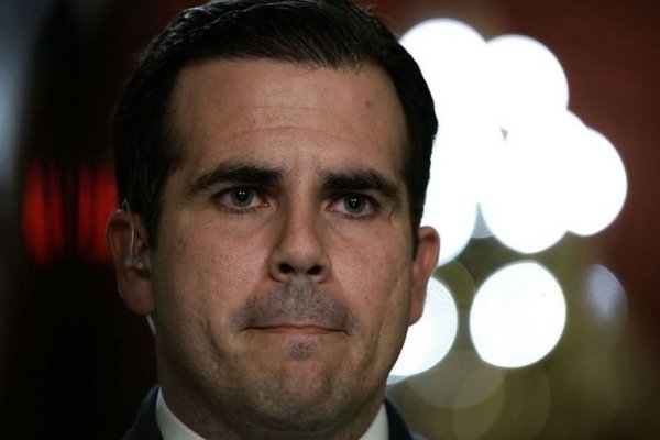 Gobernador de Puerto Rico acorralado: Roselló anunciaría su renuncia este miércoles
