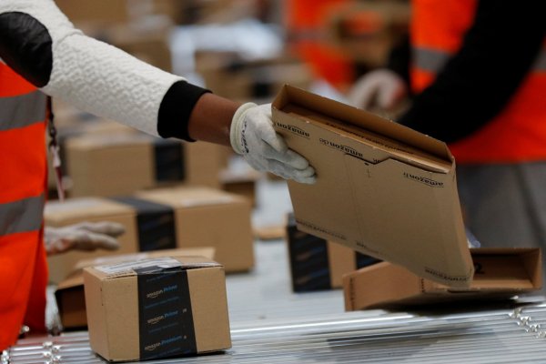 Estrategia de éxito: ingresos de Amazon suben a costa de ganancias