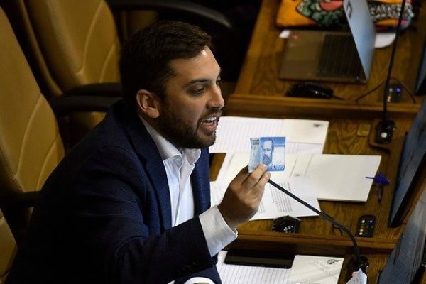 DC busca interpelar a ministro Monckeberg ante alza del desempleo