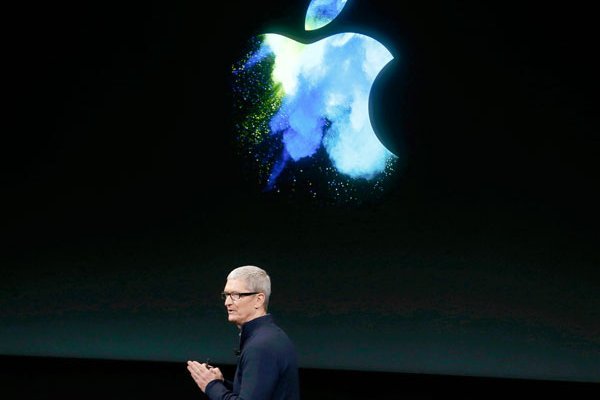 Apple pone sus cartas en los servicios para lograr trimestre récord
