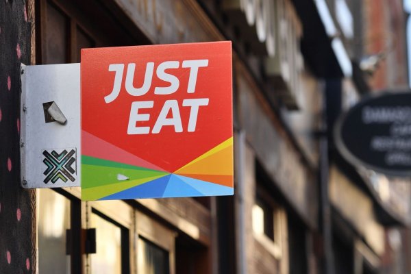 Otro monstruo del delivery: Just Eat y Takeaway crean un gigante europeo del reparto de comida a domicilio