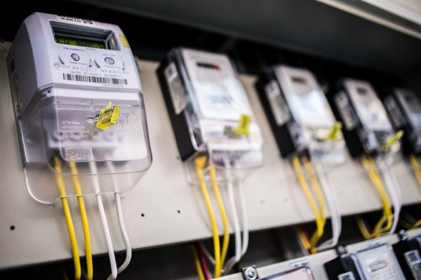 Gobierno y eléctricas definen fórmula final para la devolución por medidores