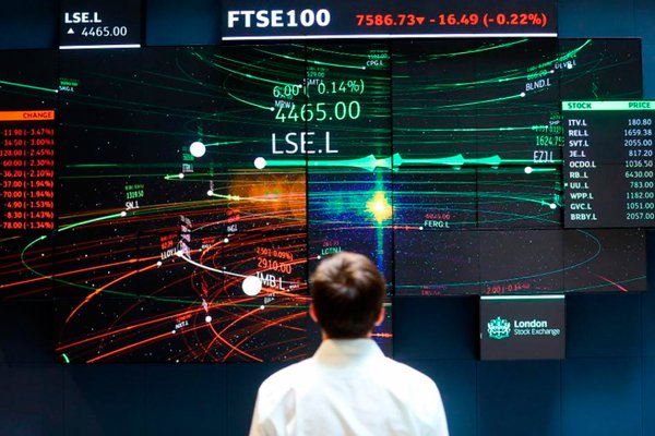 LSE pone en jaque a Bloomberg: amenaza su dominio mundial en datos con compra de Refinitiv