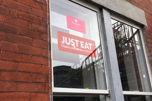 El nuevo monstruo del delivery: directorios de Just Eat y Takeaway.com aprueban los términos de la fusión