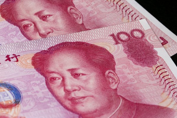 ¿Qué implica romper con la barrera de los siete yuanes por dólar?