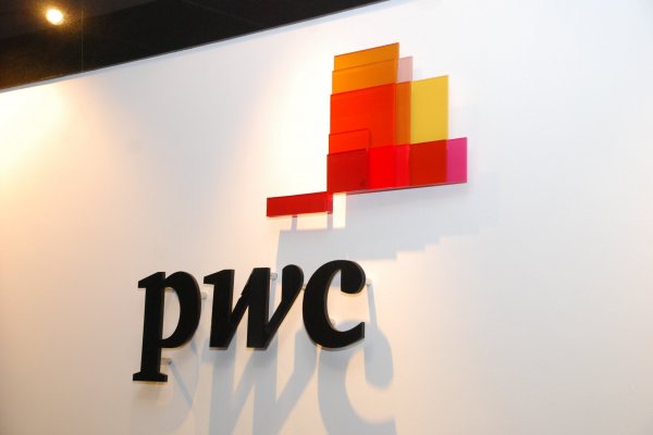Siguen las grúas en las Big Four: PwC suma a socio de EY