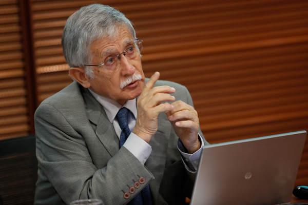 <p>Nelson Pizarro fue al Senado para plantear la posición de la empresa. Foto: Agencia Uno </p>