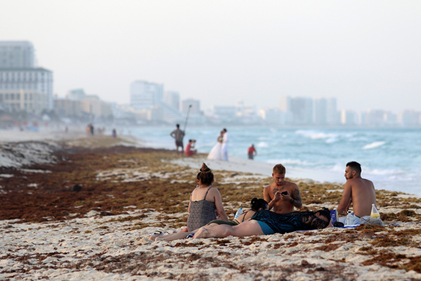 <p>El destino más afectado fue Cancún, registrando una caída de cinco puntos porcentuales en la reserva de habitaciones. Foto: Reuters</p>