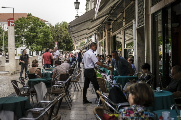 Portugal atrae a extranjeros con rebajas de impuestos y una postura antipopulista