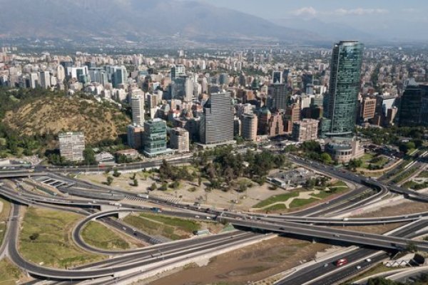 El camino de Santiago para ser el “Davos” de la infraestructura en Latinoamérica