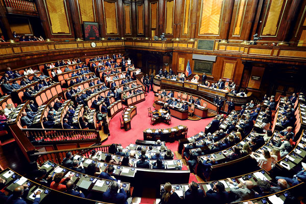 Matteo Salvini condena a una Italia con su economía estancada a enfrentar una nueva crisis política