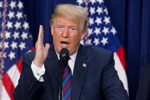 Trump advierte a China que violencia en Hong Kong puede repercutir en acuerdo comercial