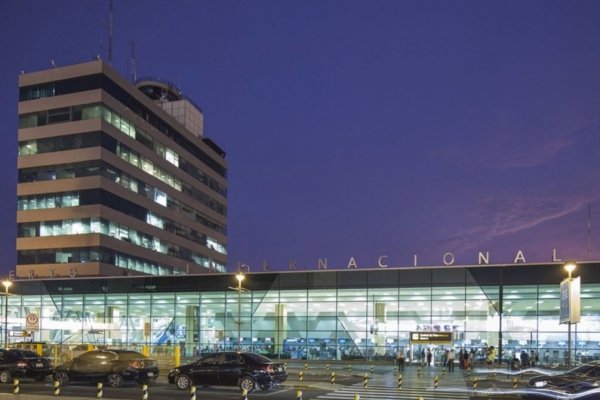 Colombia y Perú firman acuerdo para facilitar tráfico aéreo entre rutas de ambos países