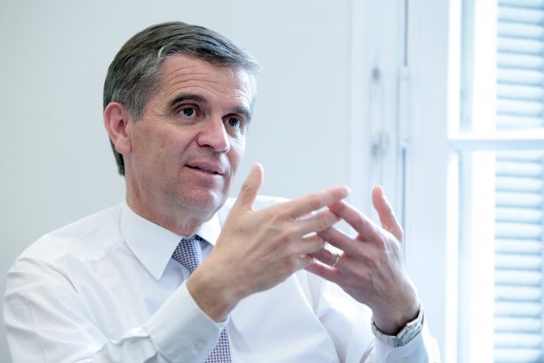 Rodrigo Vergara advierte que caída de la bolsa chilena es "una nota de alerta" para la recuperación de la economía