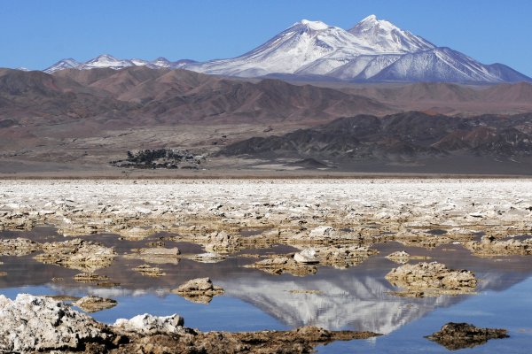 <p>Chile persuade a India para establecer nuevas plantas de litio</p>
