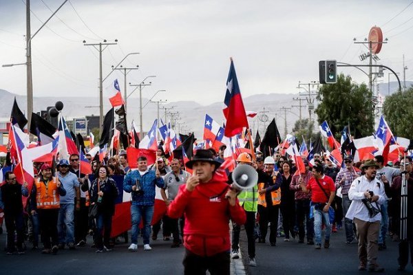 Gobierno baja el número de empresas cuyos trabajadores no tienen derecho a huelga