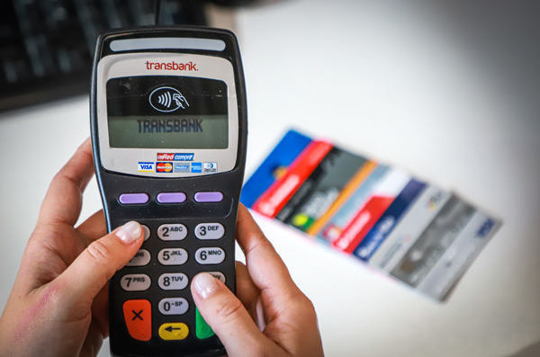 Con Felipe Bulnes a la cabeza, SMU se suma a la pugna del comercio con Transbank en el TC